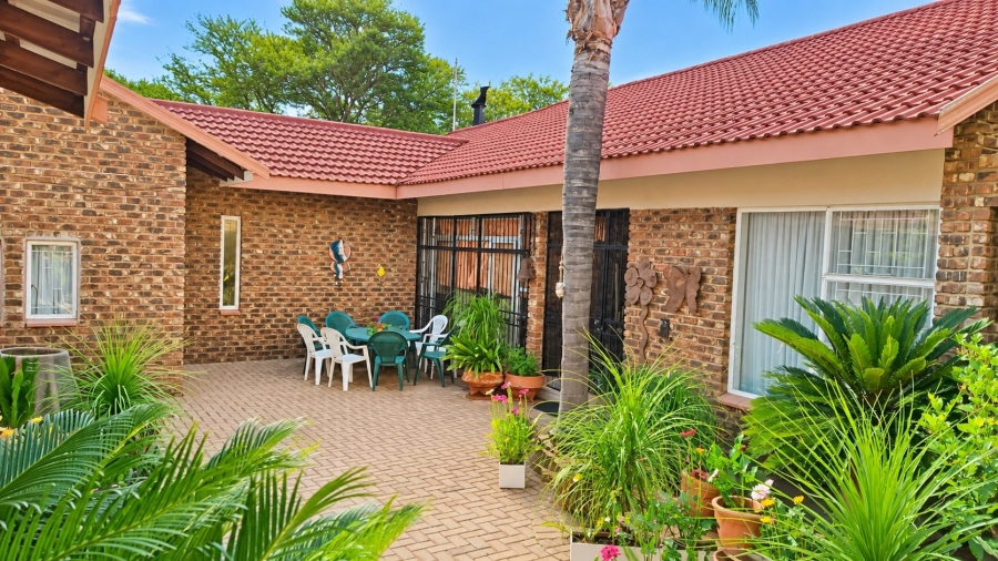 4 Bedroom Property for Sale in Wilkoppies North West